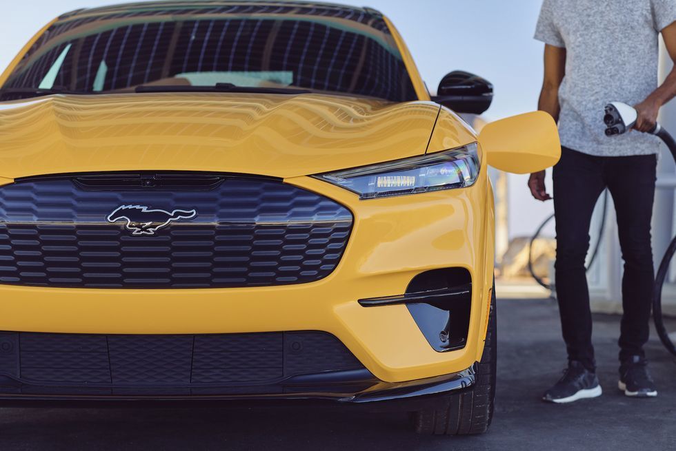 Ford ‘ném’ vào tương lai gần 30 tỷ đô la