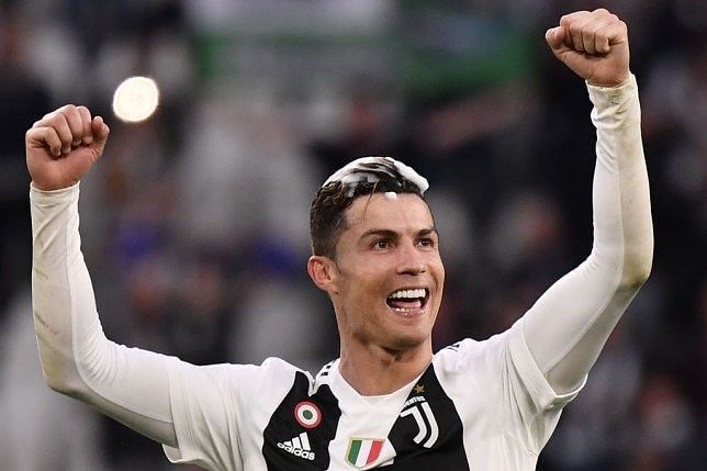 HLV Allegri xác nhận Ronaldo ở lại Juventus