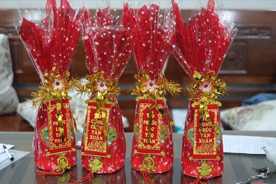 Nức tiếng chiếc bánh in 'rồng bay phượng múa' ngày cận Tết