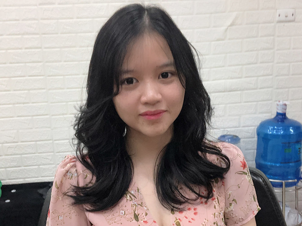 Cuộc trò chuyện 1 phút của nữ điều dưỡng với người yêu qua cổng khu cách ly