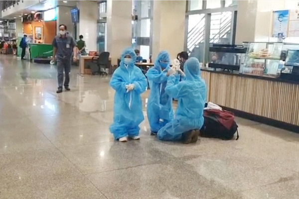 Không phong tỏa sân bay Tân Sơn Nhất, xét nghiệm khẩn cho 1.000 nhân viên