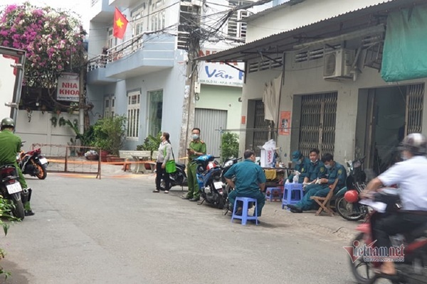 TP.HCM phong tỏa nhiều nơi liên quan 4 ca Covid-19 là nhân viên Tân Sơn Nhất