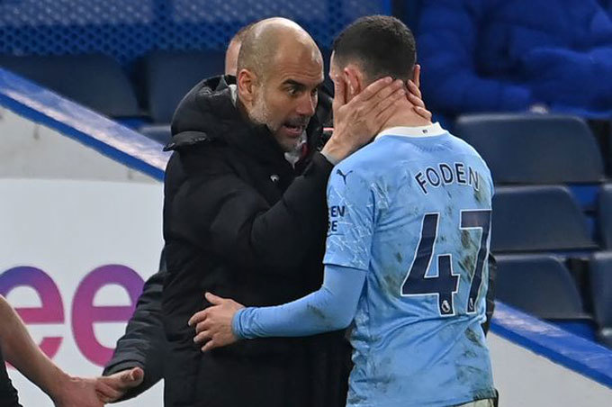Phil Foden lập công lớn Man City vẫn bị Pep Guardiola mắng