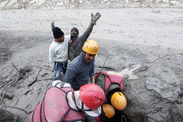 Ấn Độ giải cứu công nhân mắc kẹt trong thảm họa sông băng