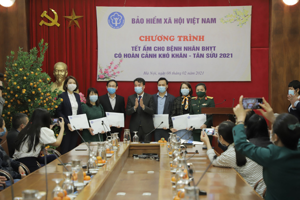 Phát động chương trình ‘Tết ấm cho bệnh nhân BHYT có hoàn cảnh khó khăn’