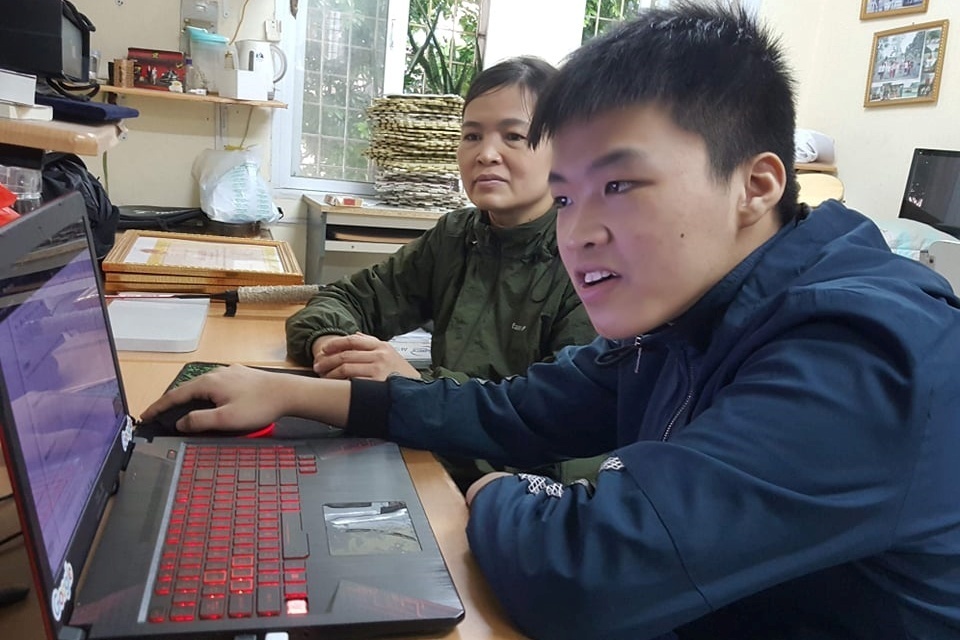 Cerebral palsy student wins 2nd prize at national competition