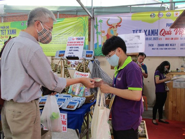 Organic Tet cakes become a hit