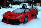 Siêu xe Ferrari LaFerrari được làm bằng tuyết đẹp như thật