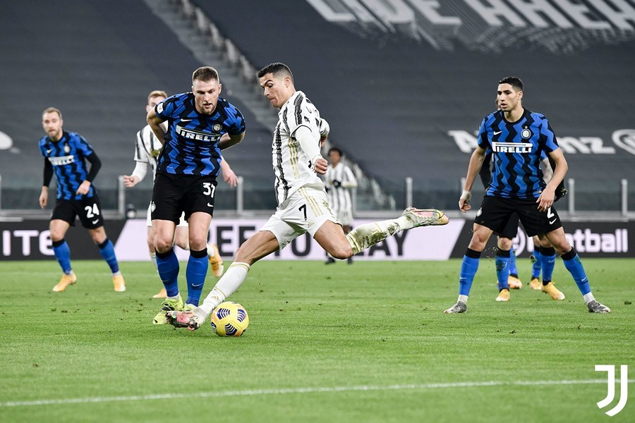 Đá bay Inter, Juventus vào chung kết Coppa Italia