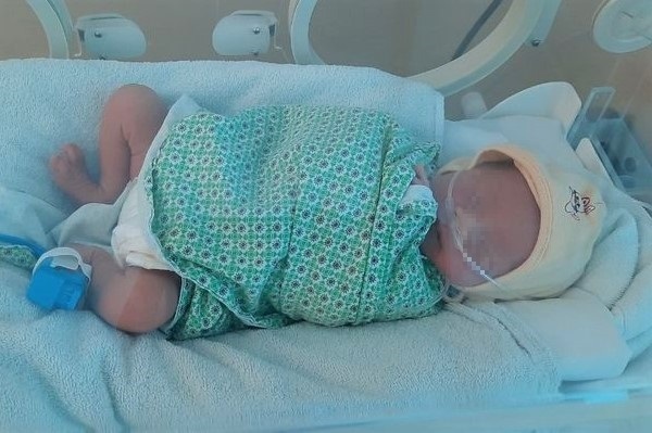 Bé sơ sinh bị bỏ rơi trong đêm lạnh cận kề Tết