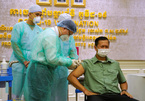 Campuchia tiêm vắc-xin Covid-19, Nhật thiếu bơm tiêm chuyên dụng