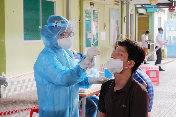 TP.HCM thêm một ca nghi nhiễm nCoV là nhân viên sân bay