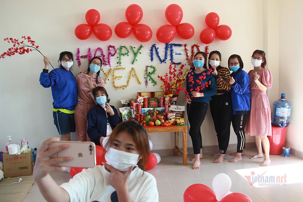 Nhật kí mùng 1 Tết: Đón năm Tân Sửu đặc biệt thời chống dịch Covid-19