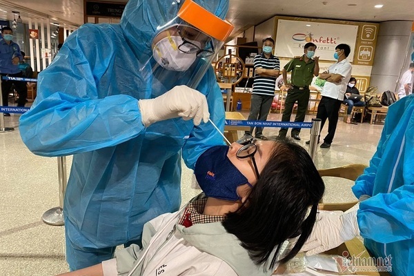 Nhật ký mùng 2 Tết: Chủng virus nCoV tại Tân Sơn Nhất lần đầu xuất hiện ở Việt Nam