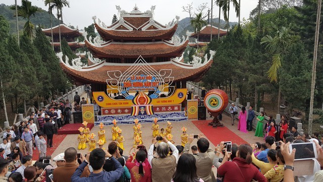 Không khai hội, dừng đón khách tham quan lễ hội chùa Hương