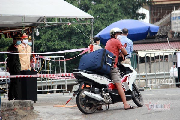 Trước giờ cách ly toàn Hải Dương, muốn rời Chí Linh nhưng bất thành