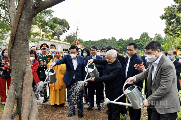 Tổng Bí thư, Chủ tịch nước trồng cây tại Hoàng Thành Thăng Long