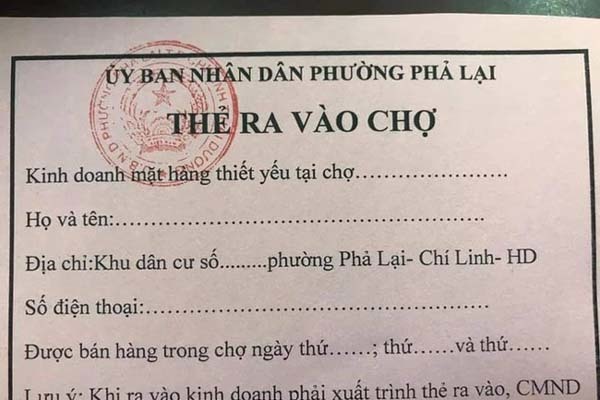 Hải Dương: Phát thẻ đi chợ cho người dân Chí Linh trong thời gian giãn cách