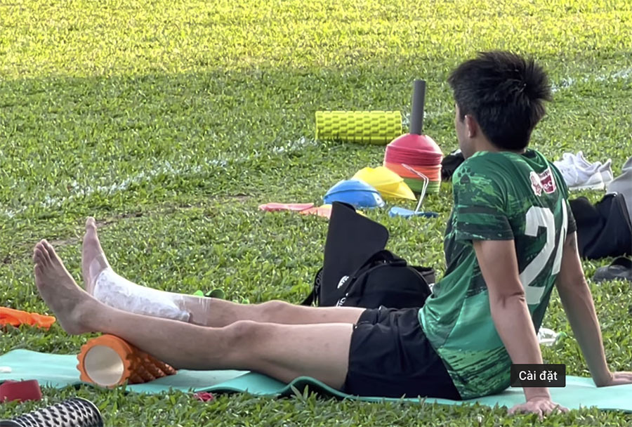 Lee Nguyễn bị đau, bỏ dở buổi tập cùng CLB TPHCM