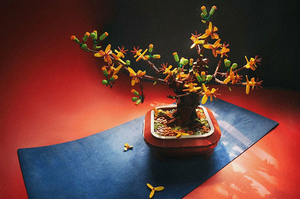 Vietnamese designer recreates Tet traditions using Lego
