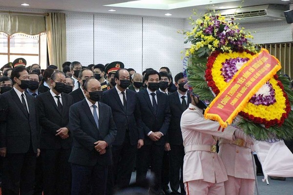 Party and State leaders pay last respects to former Deputy PM Truong Vinh Trong