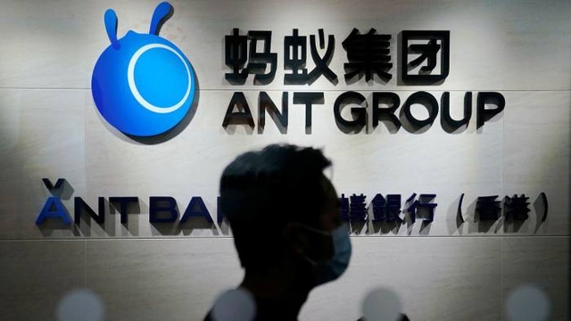 Trung Quốc thắt chặt cho vay online, giáng đòn mới vào công ty của Jack Ma