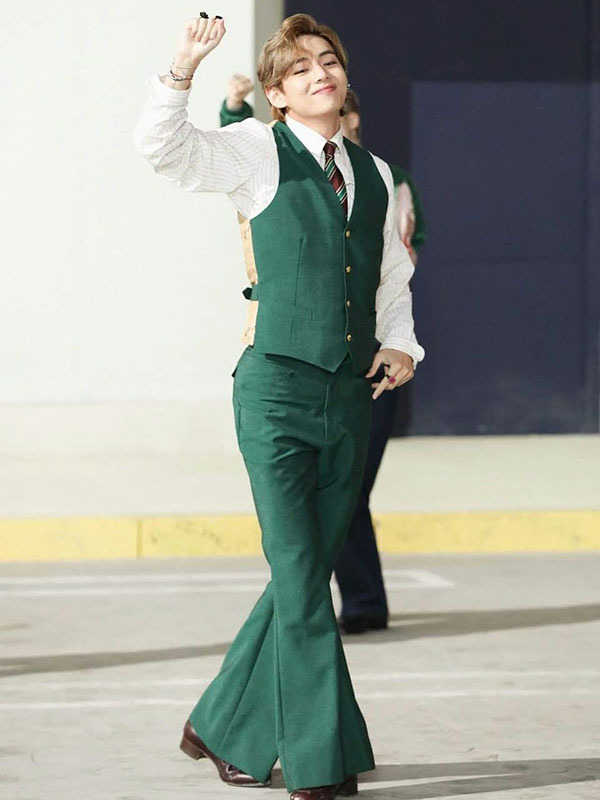 Hình ảnh Kim Taehyung mặc vest  Quán Coffee Số 9597  Facebook