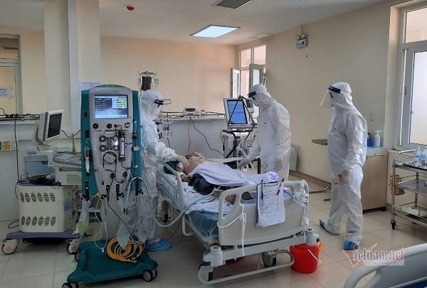 Bệnh nhân Covid-19 nguy kịch ở Hải Dương có thể tập đi lại
