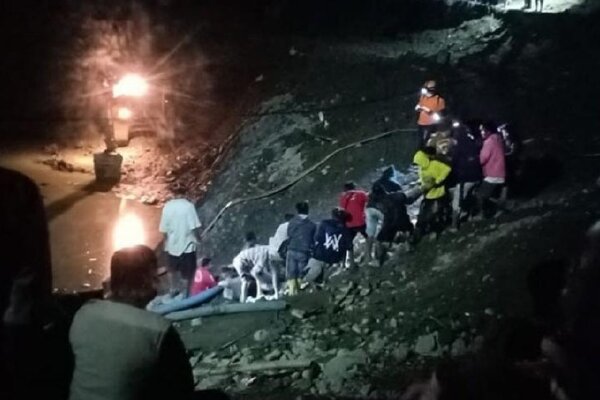 Sạt lở đất ở mỏ vàng Indonesia, hàng chục người mất tích
