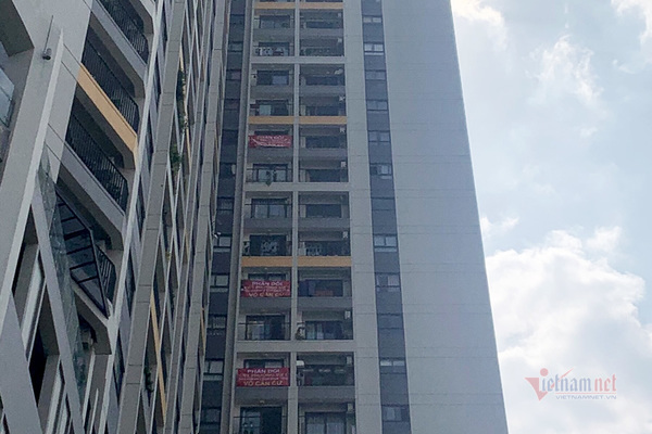 Treo băng rôn phản đối chủ đầu tư, cư dân The Pegasuite bị công an mời làm việc