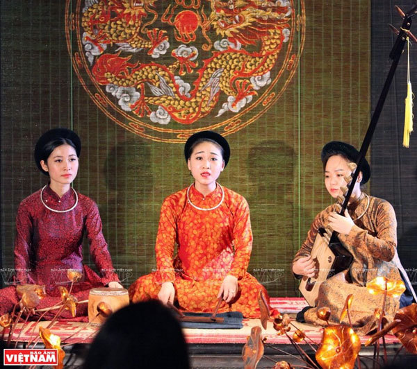 More to be done to promote Vietnam's traditional long dress