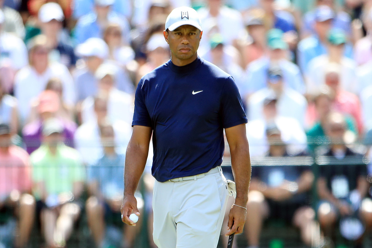 Tiger Woods chuyển viện, cần 1 năm để trở lại