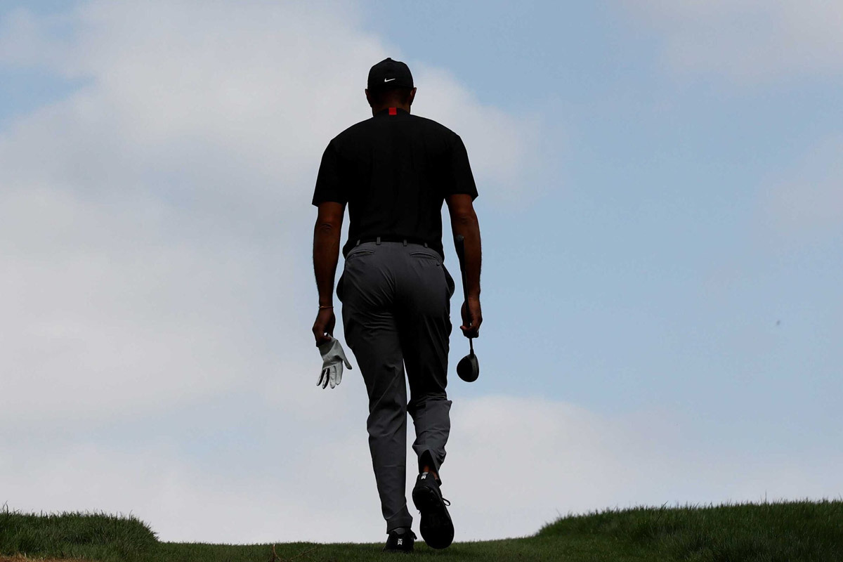Tiger Woods chuyển viện, cần 1 năm để trở lại