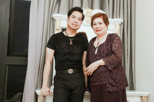 Ngọc Sơn chia sẻ thời khắc khó khăn chữa bệnh cho mẹ