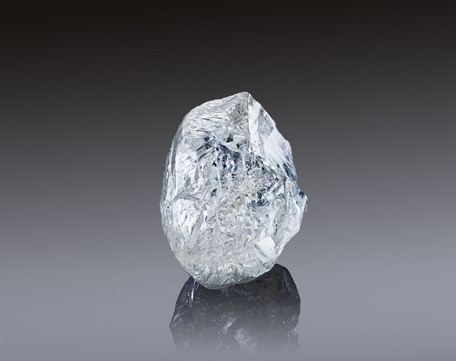 Viên kim cương 45,46 carat có thể được bán đấu giá trực tuyến 6 triệu USD -  Forbes Việt Nam
