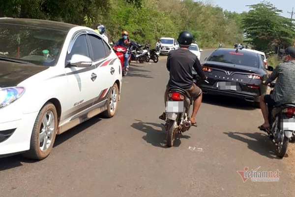 Sốt đất vùng quê Bình Phước vì quy hoạch sân bay, nông dân bỗng chốc thành 'cò' đất