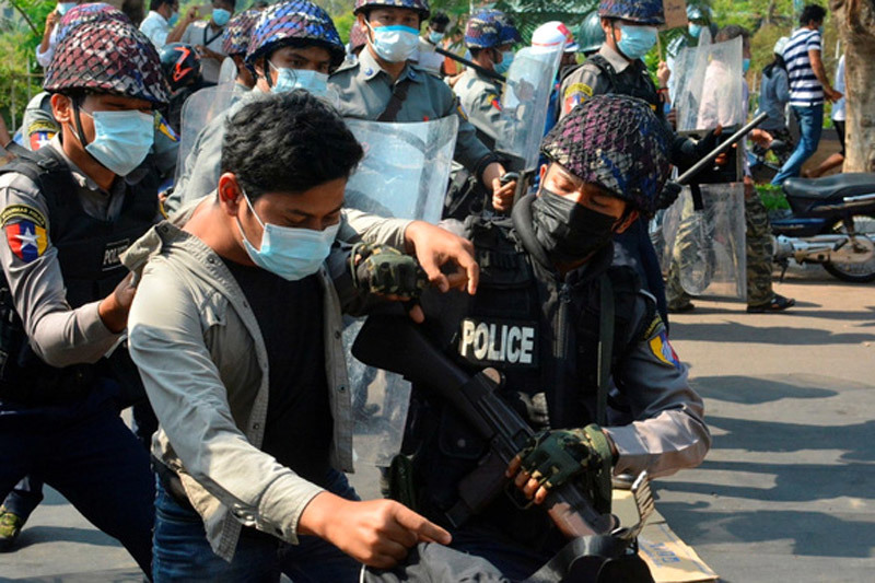 Ngày biểu tình đẫm máu ở Myanmar, ít nhất 18 người chết