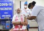 Thủ tướng Ấn Độ tiêm vắc-xin phòng Covid-19
