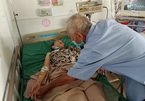 Hai cụ già neo đơn run rẩy xin được giúp 50 triệu đồng phẫu thuật