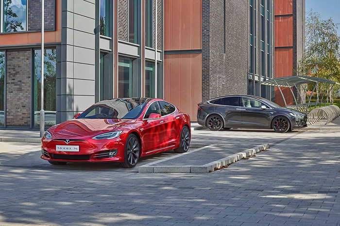 Những chiếc siêu xe điện đầu tiên khai mở thị trường xe hơi thế giới