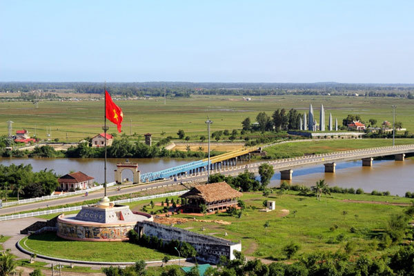 Seven flag towers popular with visitors in Vietnam