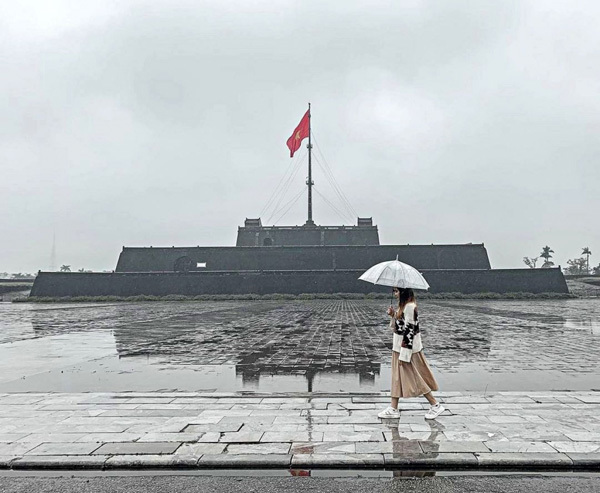 Seven flag towers popular with visitors in Vietnam