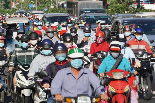 TP.HCM chịu đợt nắng nóng gay gắt bao trùm kéo dài 4 ngày