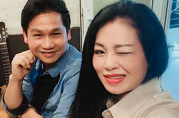 Anh Thơ nhí nhảnh bên Trọng Tấn