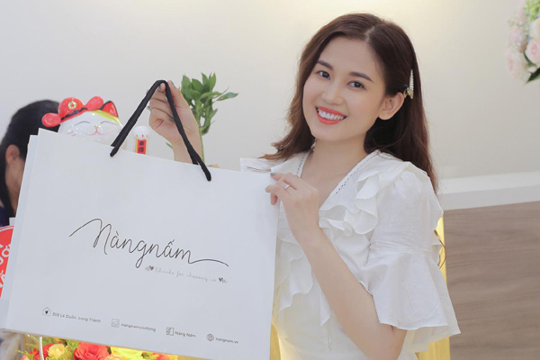 Hóa thành cô gái trẻ trung, ngọt ngào với thời trang shop Nàng Nấm