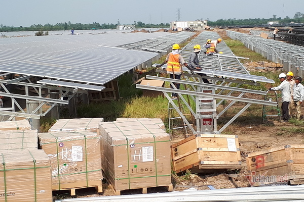 Hứng nguồn điện vô tận: Cú sốc không ngờ, nguy cơ mắc kẹt