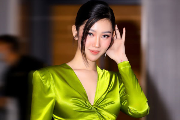 Thuý Ngân vẫn giữ được dáng nuột nà sau Tết