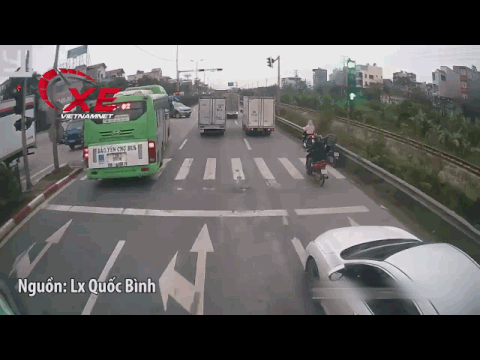 Cố vượt container