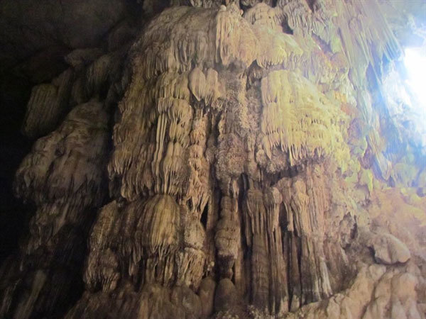 Discovering Pe Rang Ky cave on Tua Chua plateau