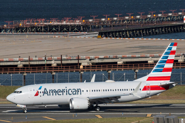 Máy bay Boeing 737 MAX của Mỹ phải hạ cánh khẩn cấp